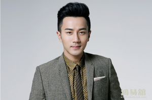 容易离婚的男人面相 天生卷发桃花眼