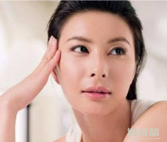 女人掌大权的面相，富贵至极的女人面相